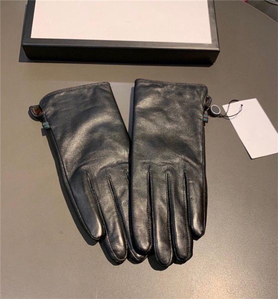 classic letter stripe leather gloves soft warm touch screen mittens winter women plush glove with gift box7094323, Blue;gray
classic letter stripe leather gloves soft warm touch screen mittens winter women plush glove with gift box7094323, Blue;gray