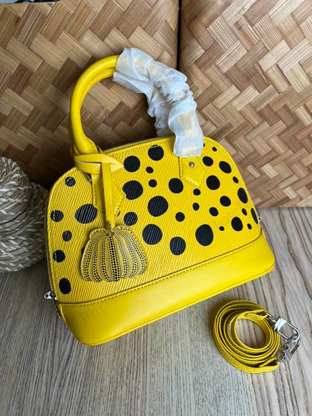 yk alma bb shell bag infinity dots epi leather with pumpkin tag removable strap designer shoulder bag m21698
yk alma bb shell bag infinity dots epi leather with pumpkin tag removable strap designer shoulder bag m21698