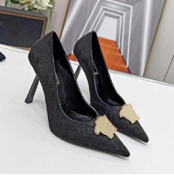 level designer embellished heeled pointed reef sandals toe pumps shoes 10cm patent calf leather luxury dress shoe evening party wedding heel, Black
level designer embellished heeled pointed reef sandals toe pumps shoes 10cm patent calf leather luxury dress shoe evening party wedding heel, Black