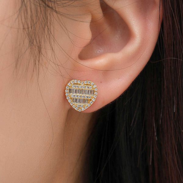 hip-hop love s925 silver needle copper inlaid t zircon light luxury temperament male and female lovers earrings
hip-hop love s925 silver needle copper inlaid t zircon light luxury temperament male and female lovers earrings