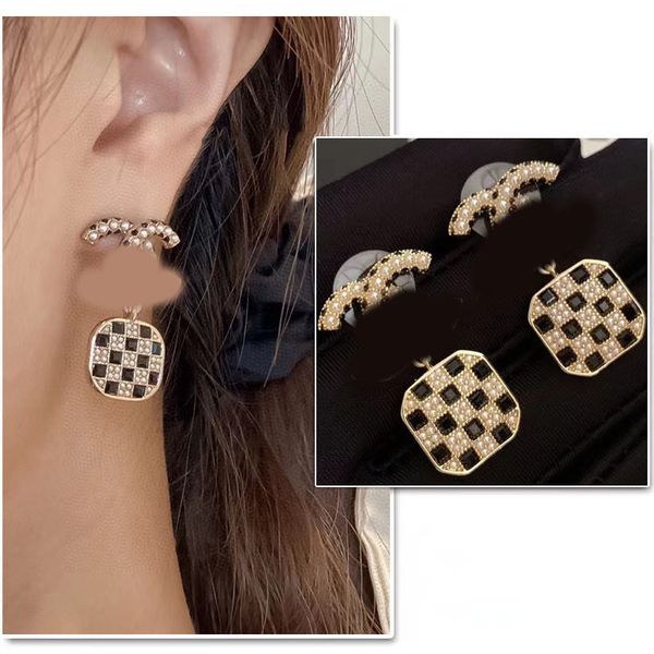 18k gold plated luxury brand designers double letters stud long geometric classic women s925 silver crystal earring wedding party jewerlry, Golden;silver
18k gold plated luxury brand designers double letters stud long geometric classic women s925 silver crystal earring wedding party jewerlry, Golden;silver
