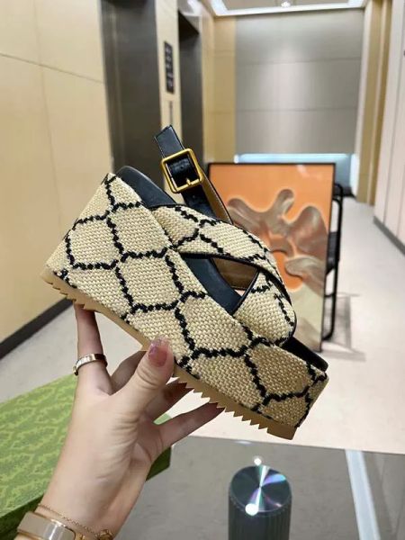 with box 2023 the latest fashion thick bottom slippers classic womens height designer dye through sheepskin process printing versatile pi ql, Black
with box 2023 the latest fashion thick bottom slippers classic womens height designer dye through sheepskin process printing versatile pi ql, Black