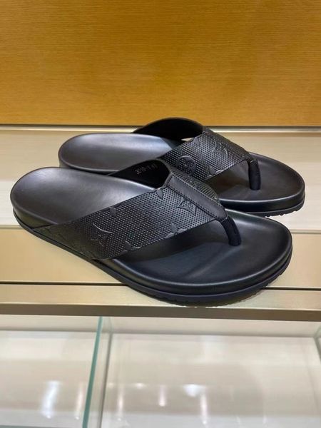 slippers fashion men's solid color letter cow leather embossed slippers anti-slip plaid tpu outsole, Black
slippers fashion men's solid color letter cow leather embossed slippers anti-slip plaid tpu outsole, Black