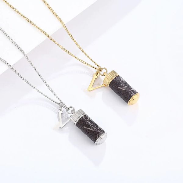 Golden pendant Necklaces Jewelry Luxury designers perfume bottle necklace holds perfume letter V men's and women's couple necklaces Original
Golden pendant Necklaces Jewelry Luxury designers perfume bottle necklace holds perfume letter V men's and women's couple necklaces Original