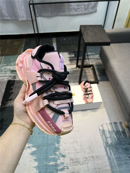luxury designer daymaster mixed materials space trainers sneakers shoes pink orange leather trainers sneaker with box, Black
luxury designer daymaster mixed materials space trainers sneakers shoes pink orange leather trainers sneaker with box, Black