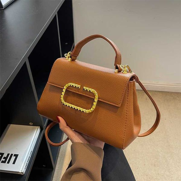 brand design handbag 2023 new one-shoulder women's bag crossbody bag small square portable fashion texture casual messenger tote bag
brand design handbag 2023 new one-shoulder women's bag crossbody bag small square portable fashion texture casual messenger tote bag