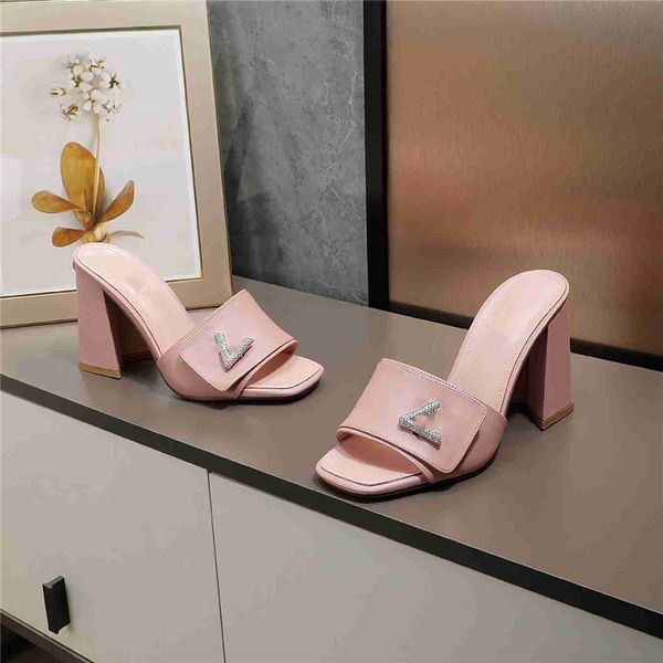 summer popular women sandals 2023 louiseity luxury brand business dress wedding party leather high heels casual flat slippers viutonity 04-0, Black
summer popular women sandals 2023 louiseity luxury brand business dress wedding party leather high heels casual flat slippers viutonity 04-0, Black