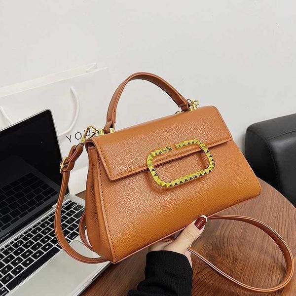 small bag women's 2023 winter new fashion brand wallet letter v handheld luxury foreign temperament square one shoulder crossbody bags
small bag women's 2023 winter new fashion brand wallet letter v handheld luxury foreign temperament square one shoulder crossbody bags