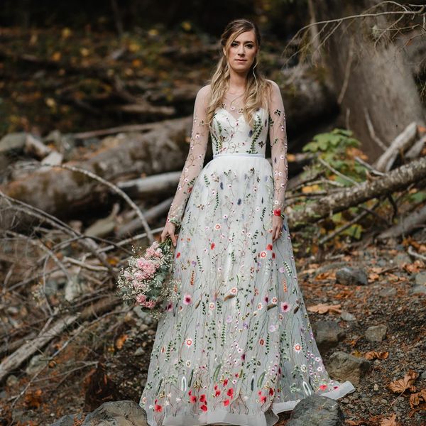 spring floral lace a-line wedding dresses colorful embroidery long sleeves country bridal gowns jewel neck sweep train lace-up back garden v, White
spring floral lace a-line wedding dresses colorful embroidery long sleeves country bridal gowns jewel neck sweep train lace-up back garden v, White