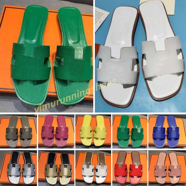 2022 famous brand beach slippers classic flat heel summer designer fashion flops leather lady slides women shoes l bath ladies sandals large
2022 famous brand beach slippers classic flat heel summer designer fashion flops leather lady slides women shoes l bath ladies sandals large