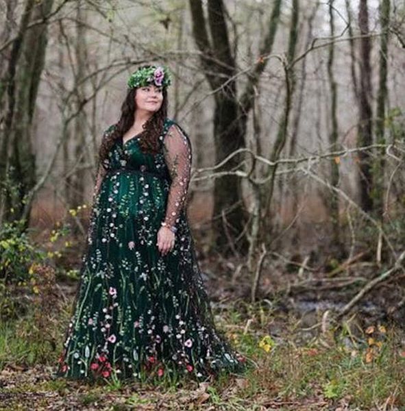 plus size bohemian wedding dress green and black v-neck a line empire waist bridal dresses floor length long sleeves floral lace bride gowns, White
plus size bohemian wedding dress green and black v-neck a line empire waist bridal dresses floor length long sleeves floral lace bride gowns, White