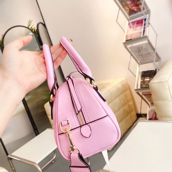 woman day packs brand pressed female shell bag letter printing women's messenger bag grils shoulder bags 22x13x11cm
woman day packs brand pressed female shell bag letter printing women's messenger bag grils shoulder bags 22x13x11cm