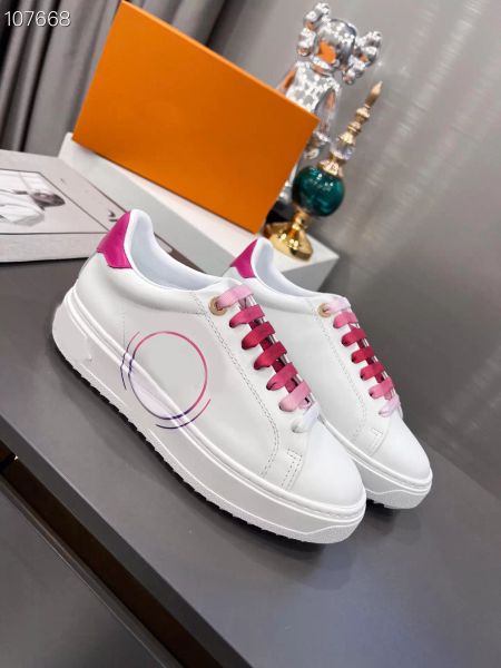 llv trainer with box 2022 women luxurys designers shoes white printed calf leather casual shoe trainers pink blue runner t louiseitylvsviuto
llv trainer with box 2022 women luxurys designers shoes white printed calf leather casual shoe trainers pink blue runner t louiseitylvsviuto