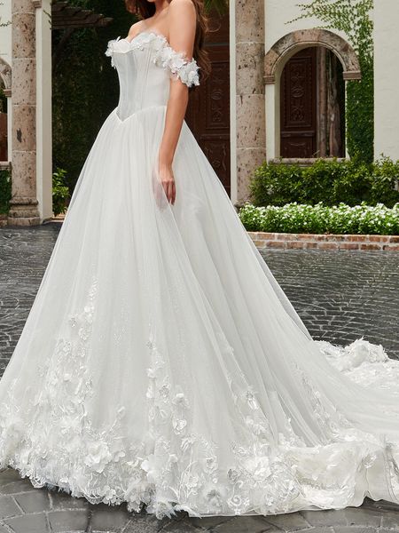 gorgeous court train wedding dress strapless high waist buttons back layers tulle with floral embroidery applique bridal gowns, White
gorgeous court train wedding dress strapless high waist buttons back layers tulle with floral embroidery applique bridal gowns, White