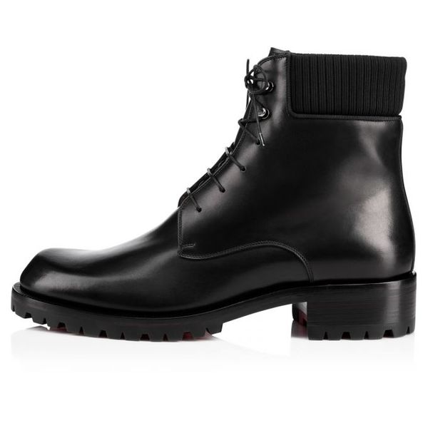 the black calfskin knitted trim of this boot brings personal charm to the comfortable 20mm heel. cool
the black calfskin knitted trim of this boot brings personal charm to the comfortable 20mm heel. cool