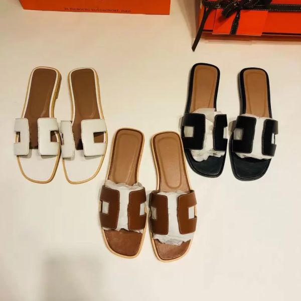 with box 2021 latest classic ladies sandals summer luxueux casual slippers flip flops flat beach shoes size 35-42 zj, Black
with box 2021 latest classic ladies sandals summer luxueux casual slippers flip flops flat beach shoes size 35-42 zj, Black