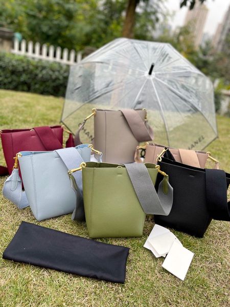 ce1ine luxuries designer bucket bag women fashion crossbody bag clemence frosted cowhide shoulder bags high-capacity shopping handbags remov
ce1ine luxuries designer bucket bag women fashion crossbody bag clemence frosted cowhide shoulder bags high-capacity shopping handbags remov