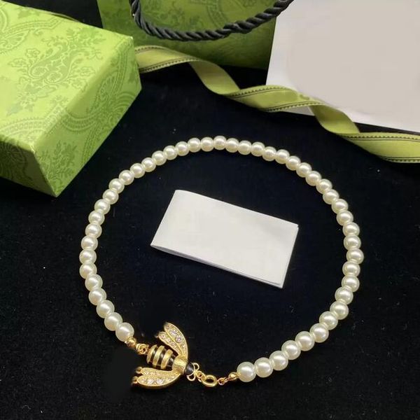 luxury designer pearl bee choker necklace women ladies beaded chain necklace party gift jewelry high q uality with box, Golden;silver
luxury designer pearl bee choker necklace women ladies beaded chain necklace party gift jewelry high q uality with box, Golden;silver