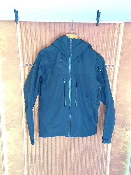 men's jackets 2023 arc men alp gold embroidery sv jacket waterproof shell function outdoor 230213, Black;brown
men's jackets 2023 arc men alp gold embroidery sv jacket waterproof shell function outdoor 230213, Black;brown