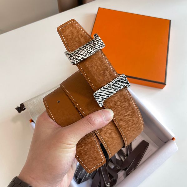 classic fashion men and women leather belt designer luxury casual formal with box 241136, Black;brown 
classic fashion men and women leather belt designer luxury casual formal with box 241136, Black;brown