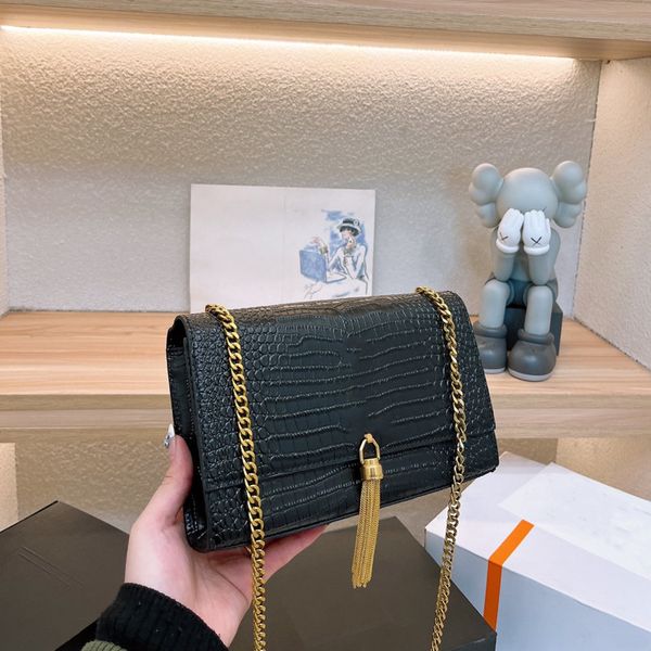 2023 designers sunset tassels messenger alligator bag women chain shoulder bags fashion crossbody handbags purse
2023 designers sunset tassels messenger alligator bag women chain shoulder bags fashion crossbody handbags purse