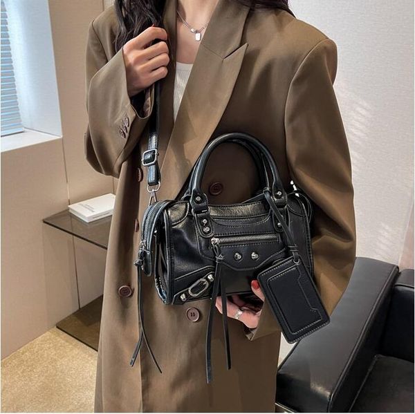 8101 women luxurys designers bags crossbody handbags womens purses shoulder shopping totes bag240d
8101 women luxurys designers bags crossbody handbags womens purses shoulder shopping totes bag240d