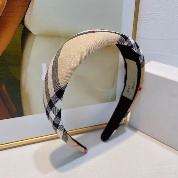2colors super quality classic b-letter s headband mix colors stripes pattern brand headband women hair hoop hair accessories, Silver
2colors super quality classic b-letter s headband mix colors stripes pattern brand headband women hair hoop hair accessories, Silver
