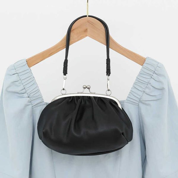 japanese trending handbag party tote quality purse bag for women pleated solid color women's 2022 trend evering clutch
japanese trending handbag party tote quality purse bag for women pleated solid color women's 2022 trend evering clutch