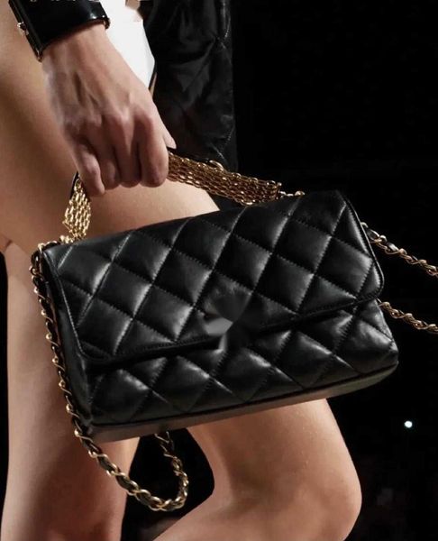 brand design 1017 letter luxury shoulder chain cc bag woman's down cloth jumbo maxi gst shopping bags lambskin leather vintage plaid ha
brand design 1017 letter luxury shoulder chain cc bag woman's down cloth jumbo maxi gst shopping bags lambskin leather vintage plaid ha