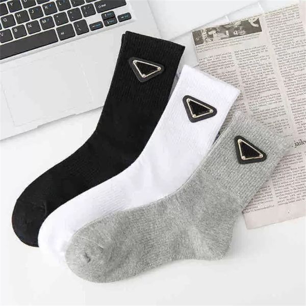 

socks Designer Luxury Prad Classic Letter Triangle Fashion Iron Standard Autumn And Winter Pure Cotton High Tube Socks 3 Pairs 2023 weed elite branded U10