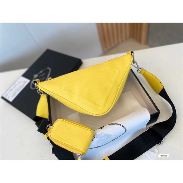 clearance outlets online triangle fashion underarm single shoulder leisure red mother crossbody men's and women's chest bag
clearance outlets online triangle fashion underarm single shoulder leisure red mother crossbody men's and women's chest bag