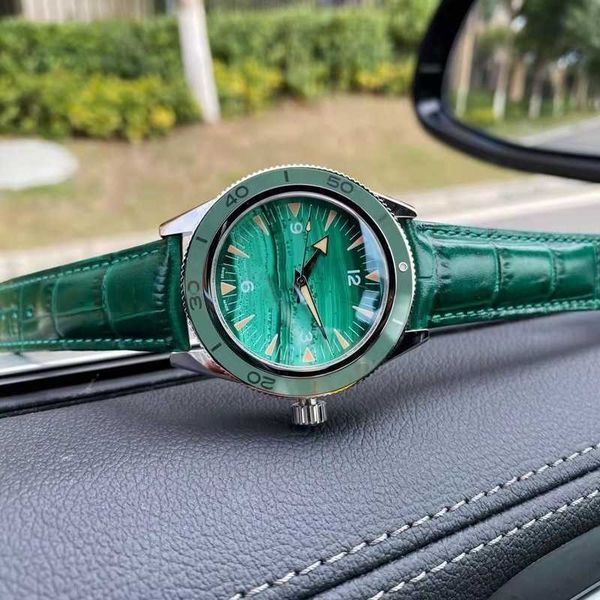 fashionable men and women classic style unique charm timepiece quartz with lapis lazuli dial waterproof watch, Slivery;brown
fashionable men and women classic style unique charm timepiece quartz with lapis lazuli dial waterproof watch, Slivery;brown