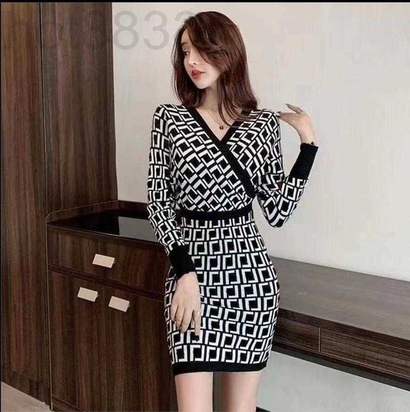casual dresses designer new autumn and winter women's dresses wool knit v neck long sleeve europe the united states selling large size, Black;gray
casual dresses designer new autumn and winter women's dresses wool knit v neck long sleeve europe the united states selling large size, Black;gray