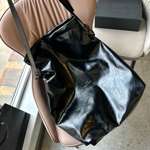 designer women trash drawstring tote bag france luxury brand b nappa leather fashion big shopping handbags lady large capacity crossbody sho
designer women trash drawstring tote bag france luxury brand b nappa leather fashion big shopping handbags lady large capacity crossbody sho