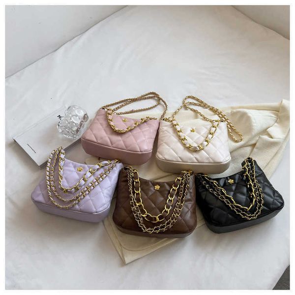 handbag factory wholesale retail 2023 new leisure and fashion women's bag version wandering single shoulder small cross
handbag factory wholesale retail 2023 new leisure and fashion women's bag version wandering single shoulder small cross