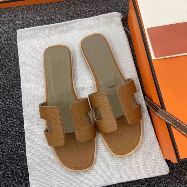 with box beach slippers classic flat woman summer lady cartoon big head leather bath fashion sandal with box fg, Black
with box beach slippers classic flat woman summer lady cartoon big head leather bath fashion sandal with box fg, Black