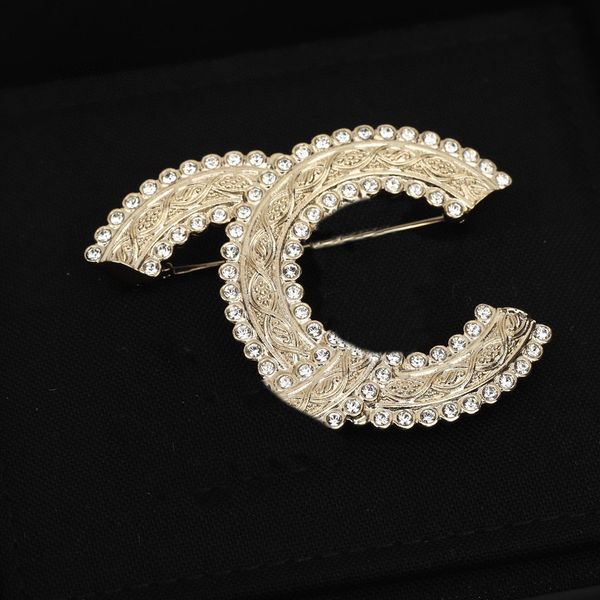 2023 luxury quality charm brooch with diamond and leaf shape design in 18k gold plated have box stamp ps7582a, Golden
2023 luxury quality charm brooch with diamond and leaf shape design in 18k gold plated have box stamp ps7582a, Golden
