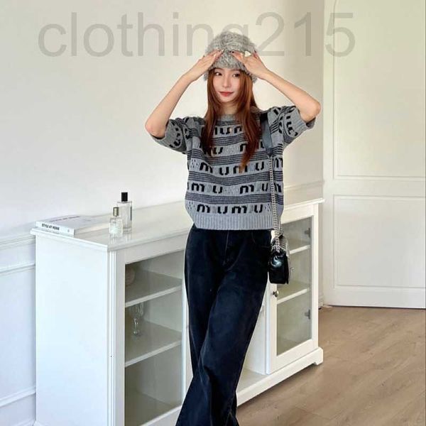 women's t-shirt designer 23ss early spring new style temperament letter korean version pullover knitted short-sleeved sweater p3iu, White
women's t-shirt designer 23ss early spring new style temperament letter korean version pullover knitted short-sleeved sweater p3iu, White