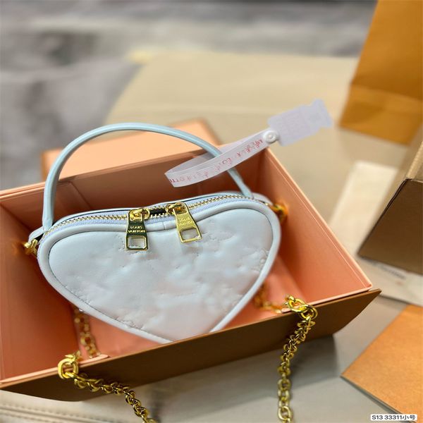 the new style individual love chain small satchel woman single shoulder bag love bag 33311
the new style individual love chain small satchel woman single shoulder bag love bag 33311