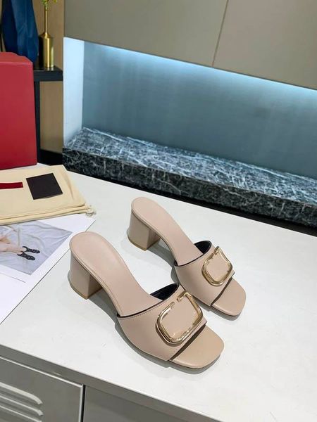 with box 2022 women heeled sandals slippers indoor signature slide grainy cowhide casual sandal summer designer luxury fashion ladie ih, Black
with box 2022 women heeled sandals slippers indoor signature slide grainy cowhide casual sandal summer designer luxury fashion ladie ih, Black