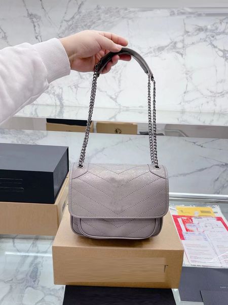messenger bags handbags for women shoulder bag quilted overstitching purse fashion cowhide presbyopic card holder purse letters at the cente
messenger bags handbags for women shoulder bag quilted overstitching purse fashion cowhide presbyopic card holder purse letters at the cente