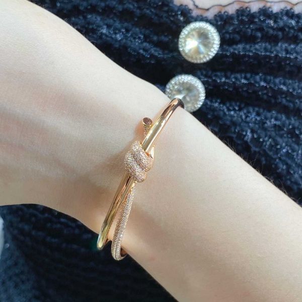 factory designer bangle t brand designers knot bangle double bracelets diamond bangles bracelet new niche double layer half diamond brace v0, Black
factory designer bangle t brand designers knot bangle double bracelets diamond bangles bracelet new niche double layer half diamond brace v0, Black