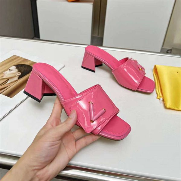 fashion sandals luxury design 2023 louiseity women high heel leather letter logo wedding party casual slippers viutonity 04-01, Black
fashion sandals luxury design 2023 louiseity women high heel leather letter logo wedding party casual slippers viutonity 04-01, Black