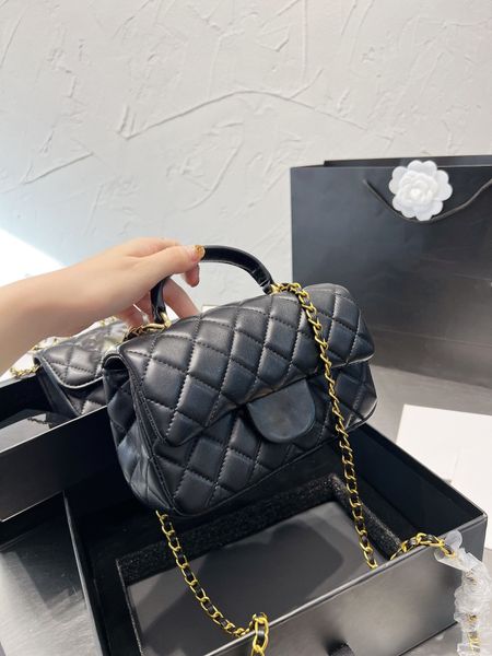 designer shoulder bag women's handbag fashion clamshell purse leather adjustable length gold ball chain
designer shoulder bag women's handbag fashion clamshell purse leather adjustable length gold ball chain