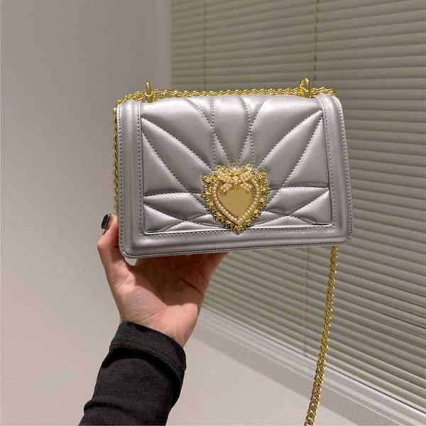 luxury silver evening bags designer shoulder crossbody bags designer chain bag for women fashion classic love metal sheet phone coin purse t
luxury silver evening bags designer shoulder crossbody bags designer chain bag for women fashion classic love metal sheet phone coin purse t
