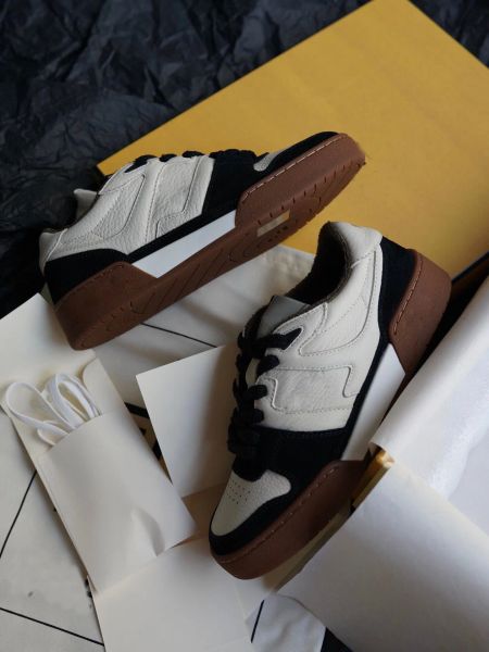 23s/s casual runner match low sneakers shoes men sole suede leather embossed side fabric leisure flats comfort man casual walking eu38-46.bo, Black
23s/s casual runner match low sneakers shoes men sole suede leather embossed side fabric leisure flats comfort man casual walking eu38-46.bo, Black