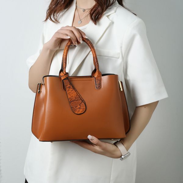 women inclined shoulder bags fashion casual womens bag small handbag totes high-capacity pu leather large volume wholesale girl mobile phone
women inclined shoulder bags fashion casual womens bag small handbag totes high-capacity pu leather large volume wholesale girl mobile phone