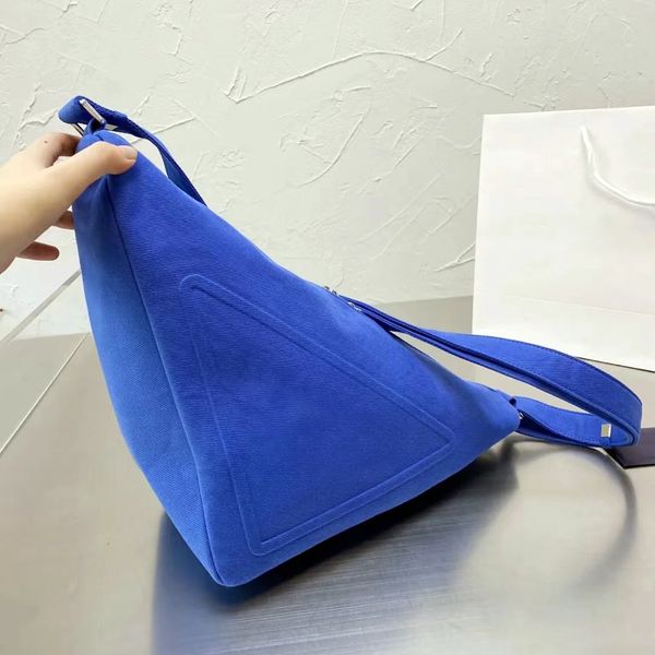 luxury designers evening bags recycled nylon bag canvas pochette mens shoulder large womens triangle totes handbags famous linen cross body
luxury designers evening bags recycled nylon bag canvas pochette mens shoulder large womens triangle totes handbags famous linen cross body
