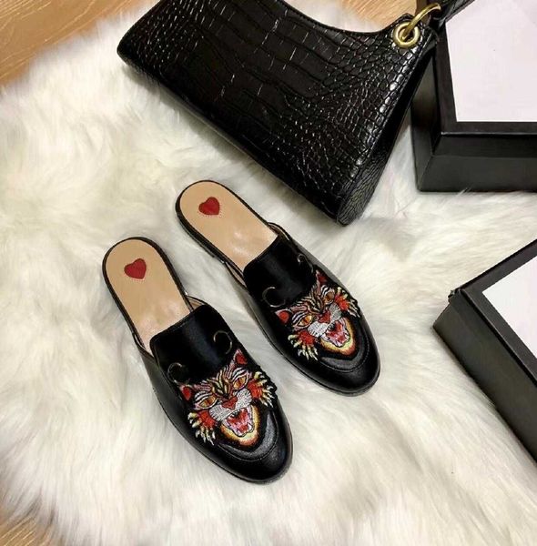with box women 's half slippers retro sandals leather sandal beach shoes classic embroidery flat bottom summer outdoor luxury fashion c, Black
with box women 's half slippers retro sandals leather sandal beach shoes classic embroidery flat bottom summer outdoor luxury fashion c, Black