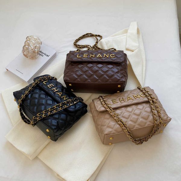 handbag factory wholesale retail women's 2023 autumn and winter new fashion bag net red diamond chain single shoulder crossarm underarm
handbag factory wholesale retail women's 2023 autumn and winter new fashion bag net red diamond chain single shoulder crossarm underarm